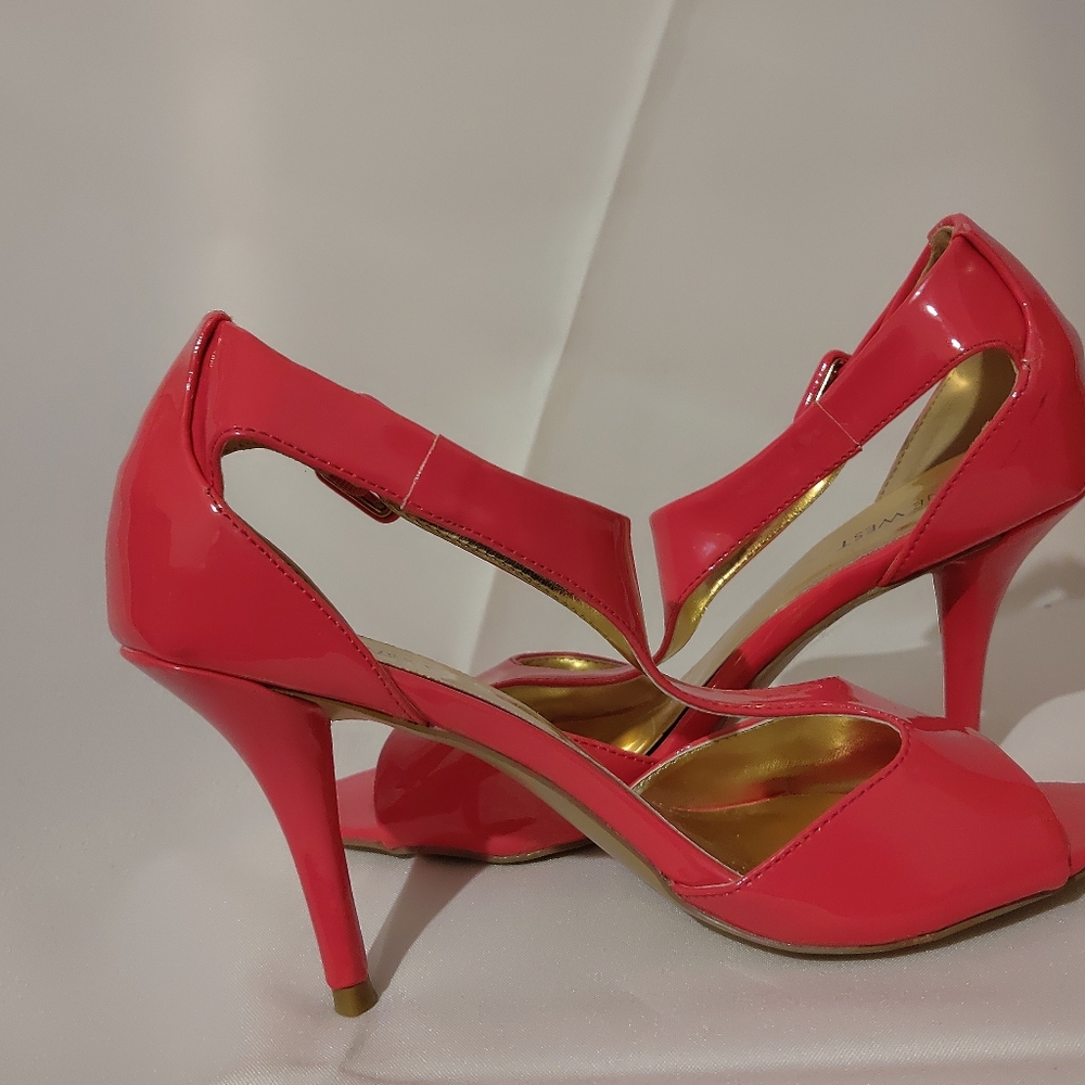 Nine west